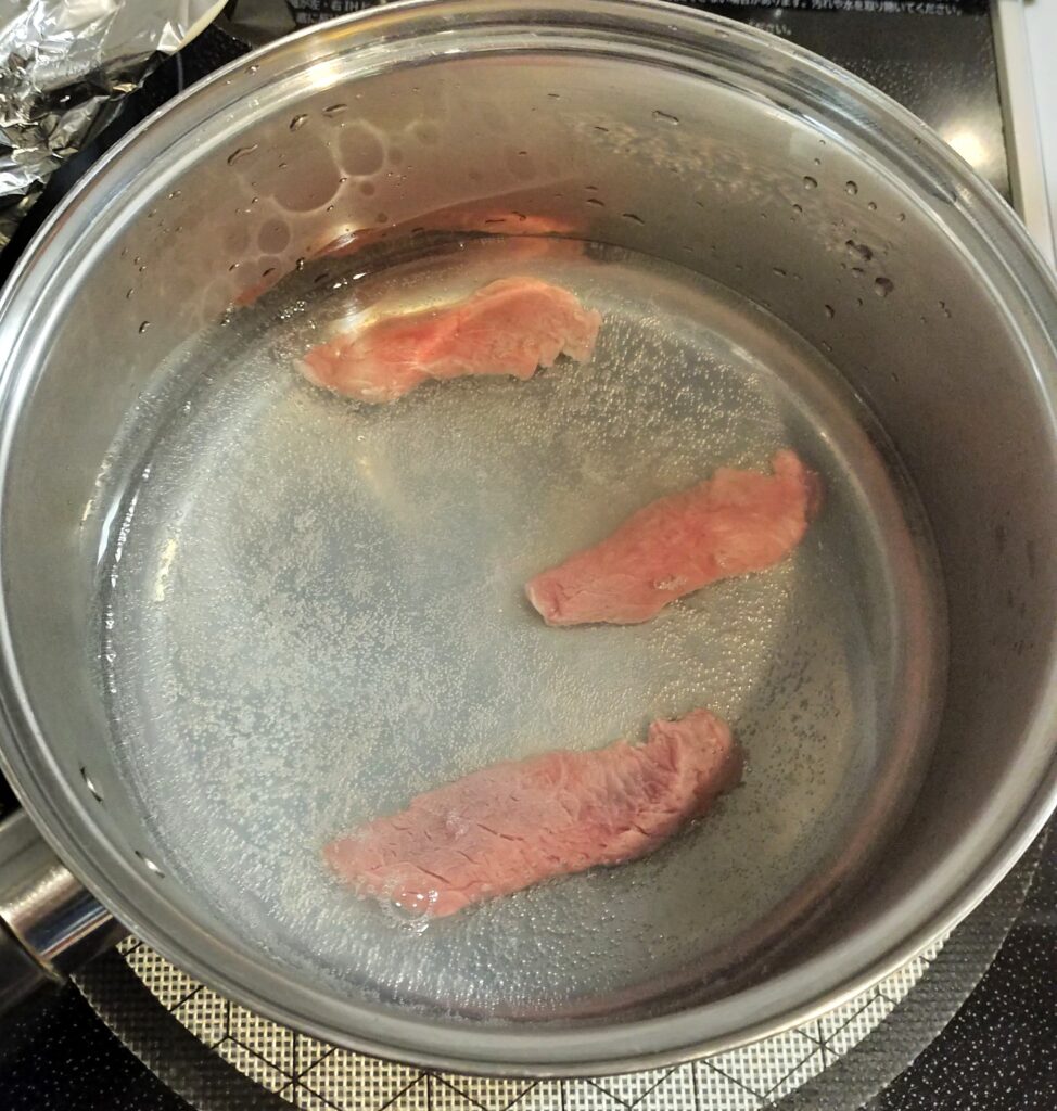 馬肉を煮る